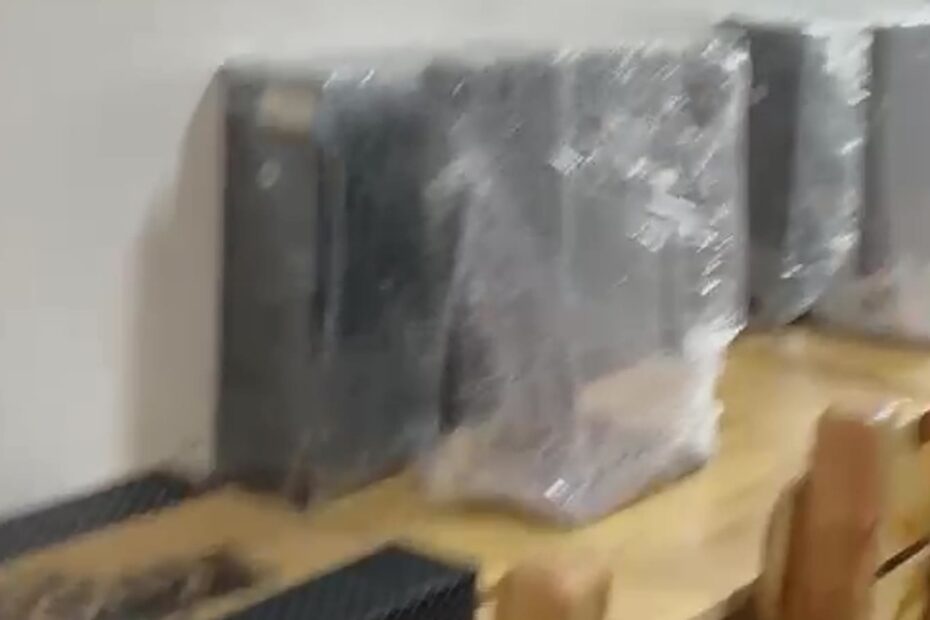 Computadoras para una sala de estudio en el penal masculino de Mazatlán